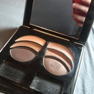 Makeup essentials pallete